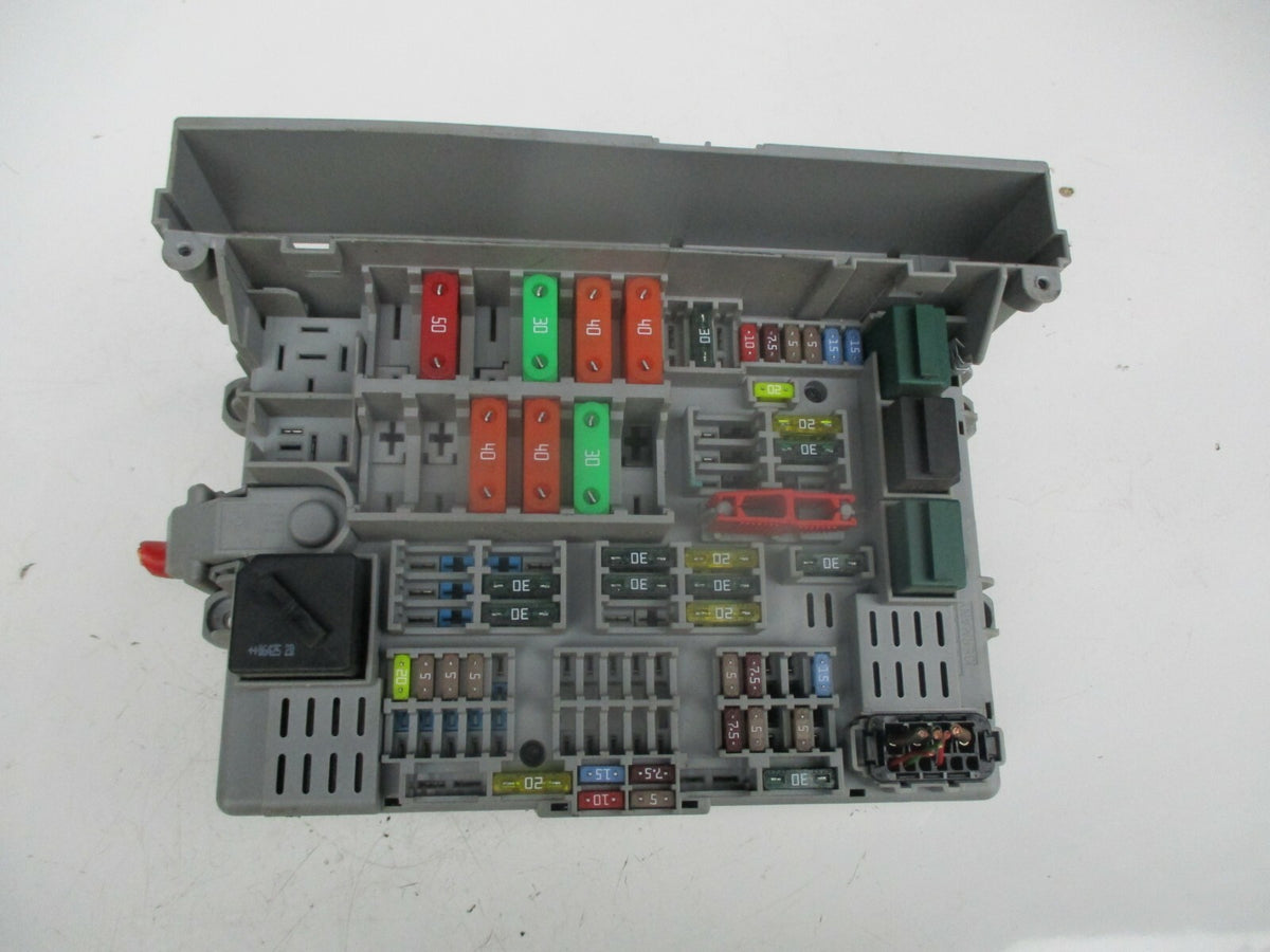 BMW 1 SERIES E87 2006 POWER DISTRIBUTION FUSE RELAY BOX B010098800 BJ3C119640