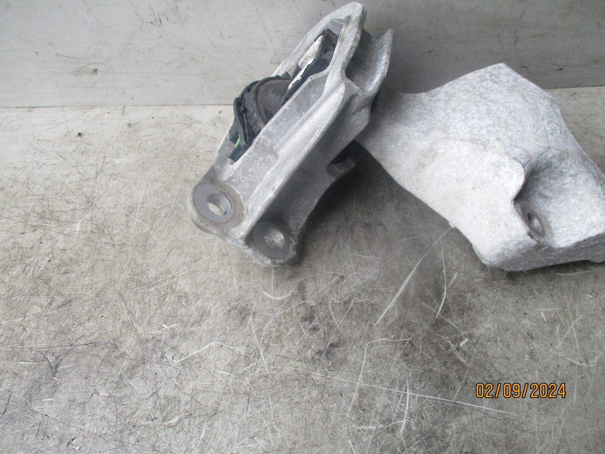 NISSAN MICRA K14 2017 DRIVERS SIDE ENGINE BRACKET MOUNT OS