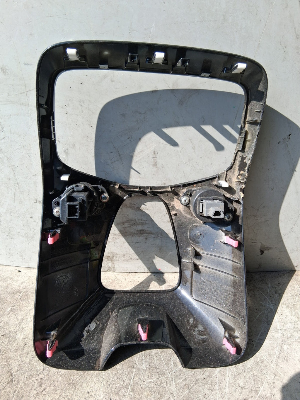 2019 PEUGEOT 108 CENTRE DASHBOARD DASH DISPLAY SWITCH SURROUND TRIM 554050H040