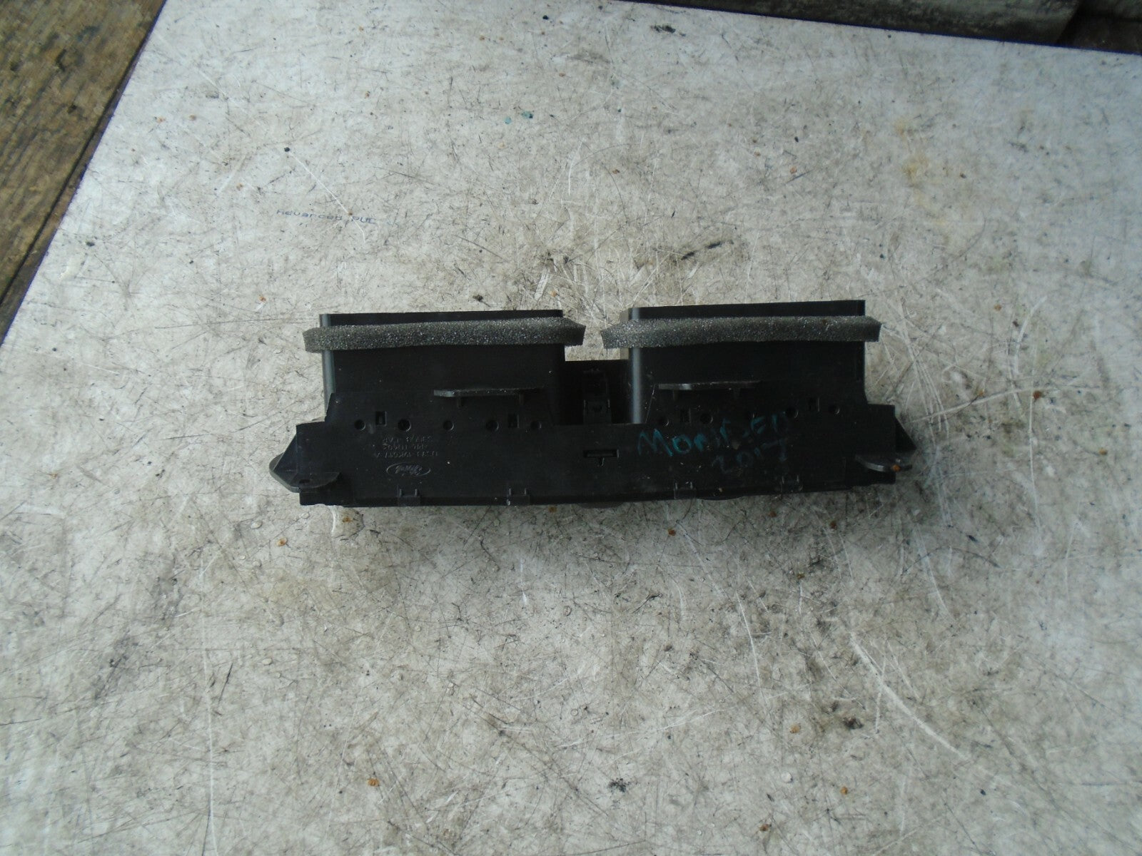 FORD MONDEO 2017 MK5 FRONT CENTRE MIDDLE DASHBOARD AIR VENTS DS7319K617