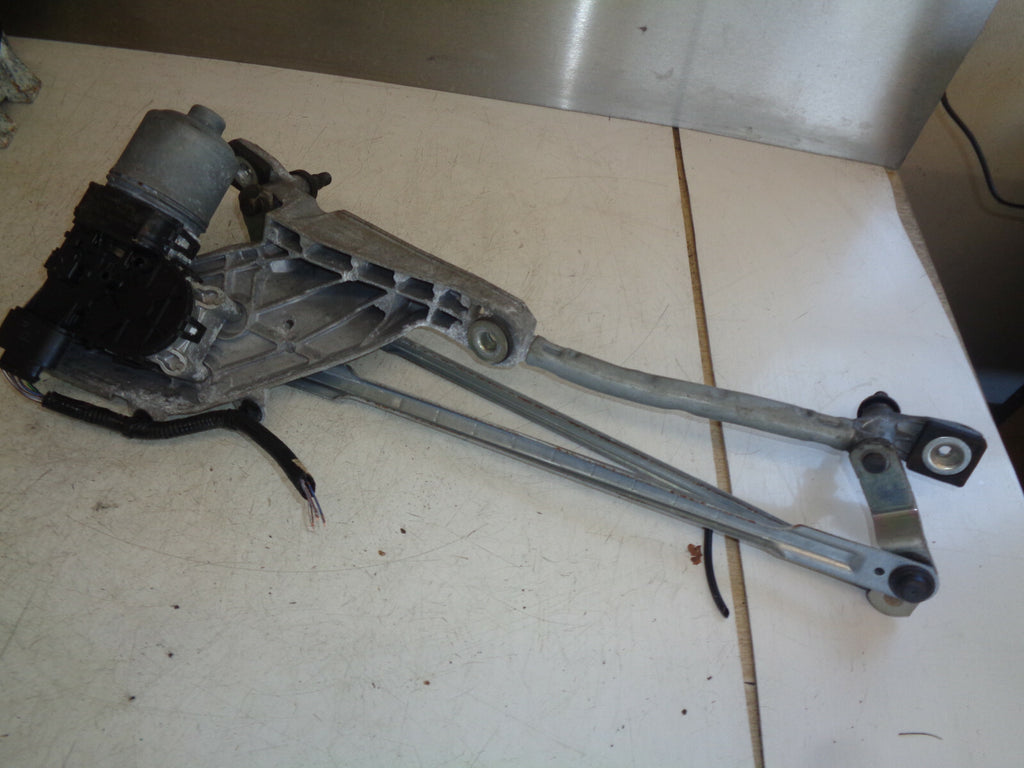 FORD FIESTA MK7 2017 FRONT WINDSCREEN WIPER MOTOR & LINKAGES 8A6117500BG