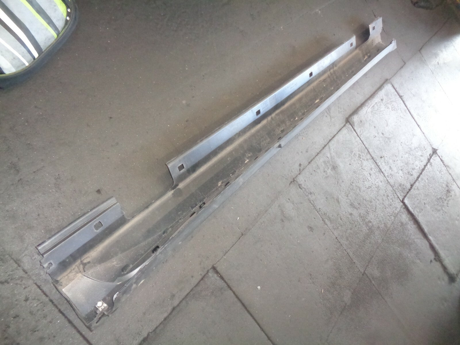 MERCEDES GLA X156 2014 OS DRIVER SIDE SIDE SKIRT PLASTIC BLACK A1566980854