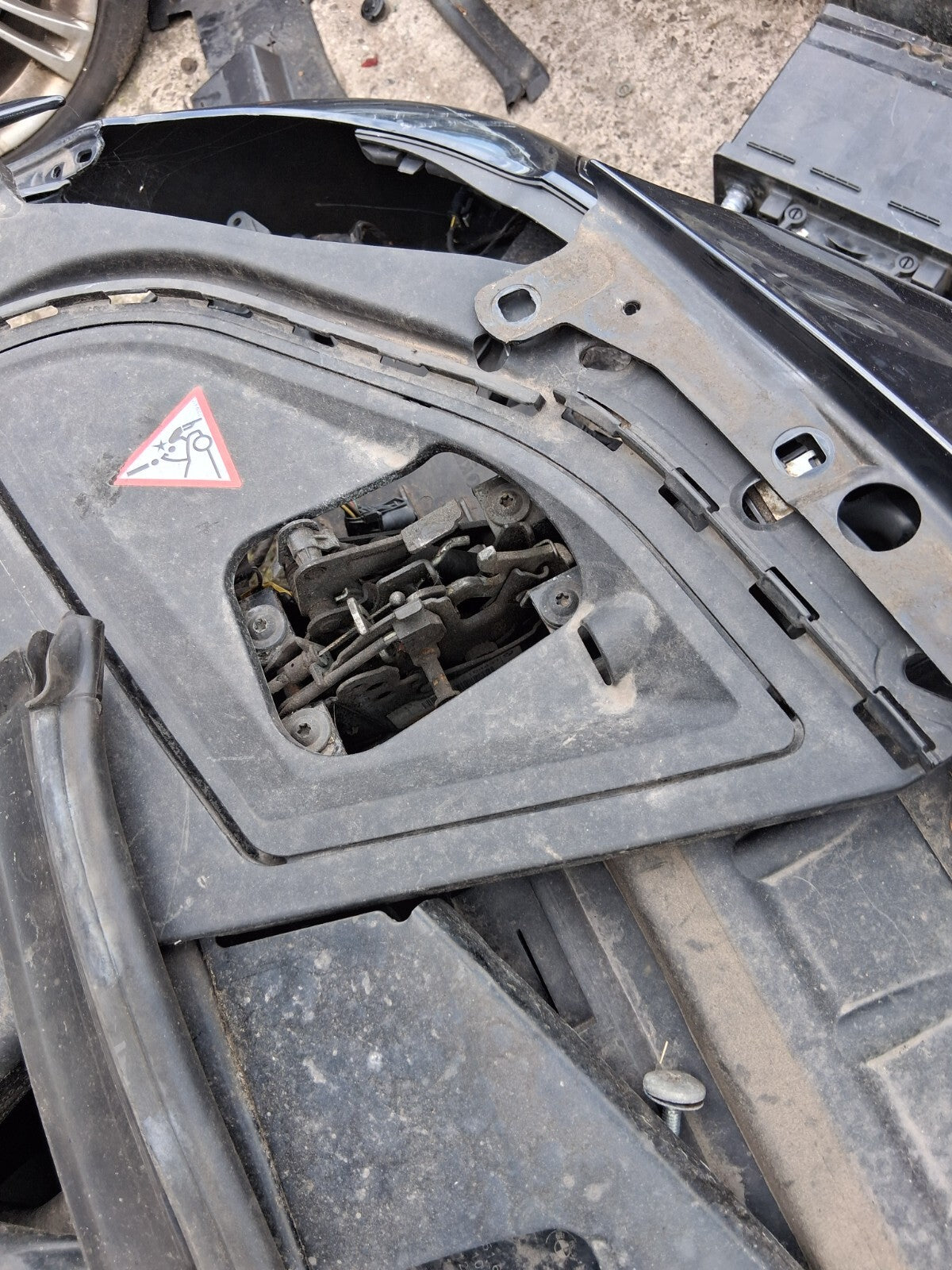 2012 BMW 5 SERIES F10 1.2 DIESEL NSF PASSENGER SIDE LEFT BONNET LOCK MECHANISM
