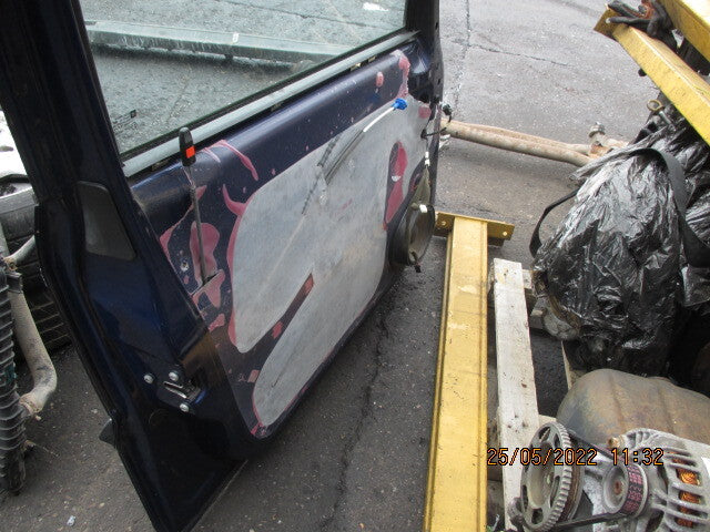 VAUXHALL ZAFIRA A 2004 NSF PASSENGER SIDE FRONT COMPLETE DOOR BLUE