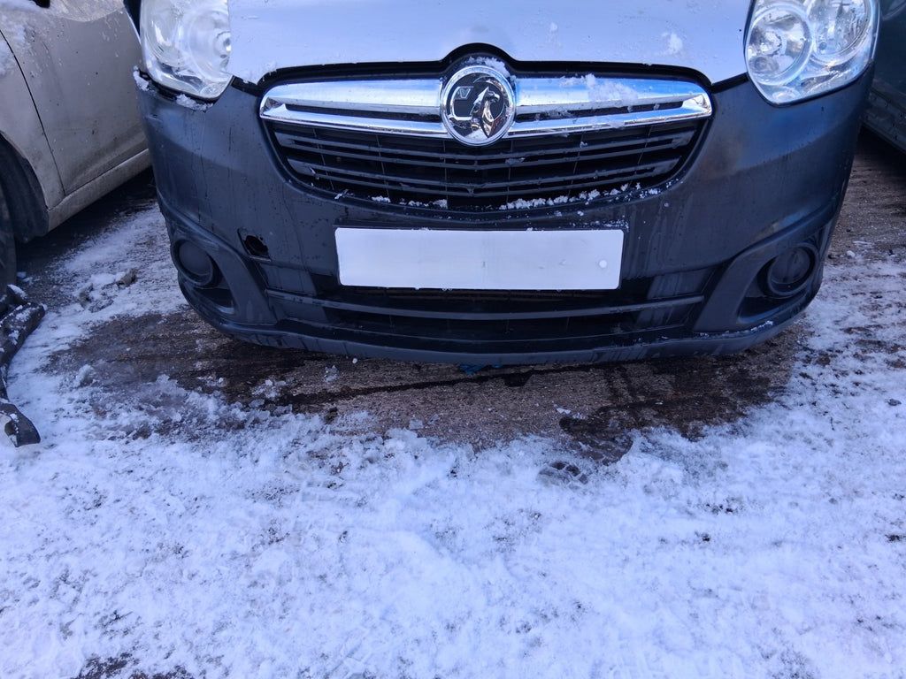 2015 VAUXHALL COMBO D COMPLETE FRONT BUMPER WITH GRILL  & CHROME GRILLE BADGE