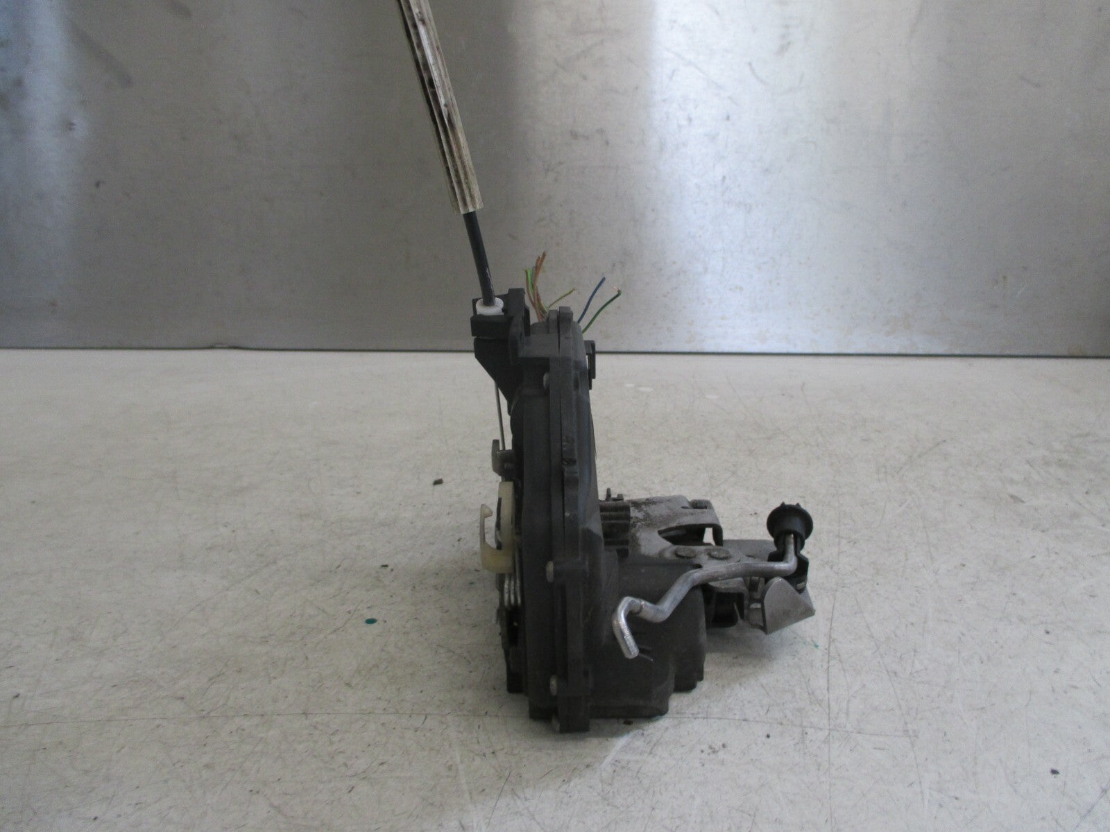 AUDI A6 C5 OSR DRIVER SIDE REAR LOCK MECH MECHANISM