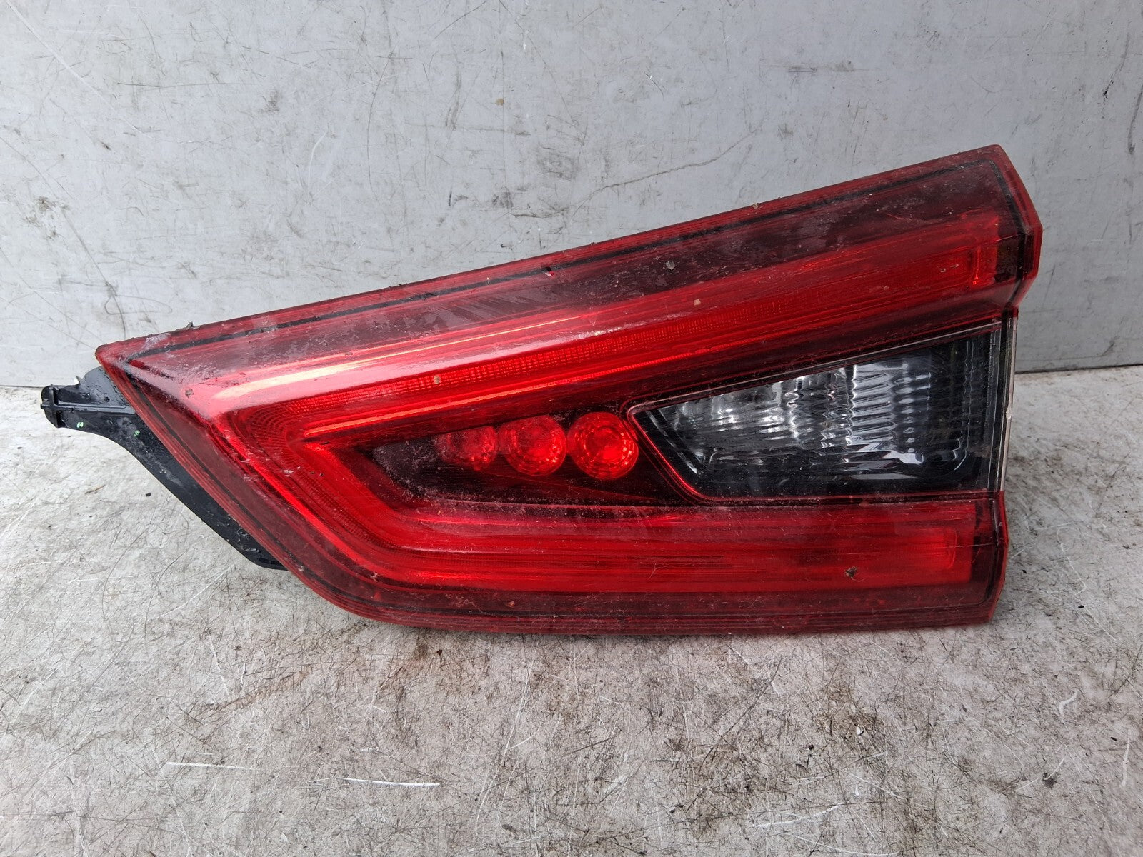 2018 NISSAN QASHQAI J11 NSR PASSENGER SIDE REAR LEFT INNER TAIL LIGHT 22619009