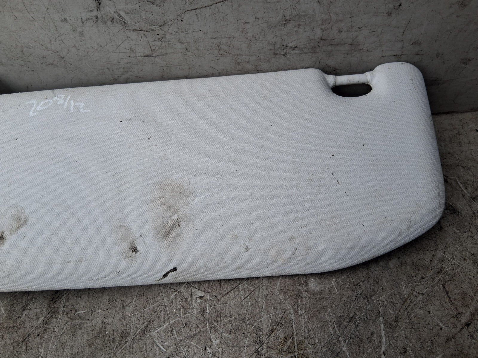 2012 PEUGEOT 208 OSF DRIVER SIDE FRONT RIGHT SUN VISOR SHADE