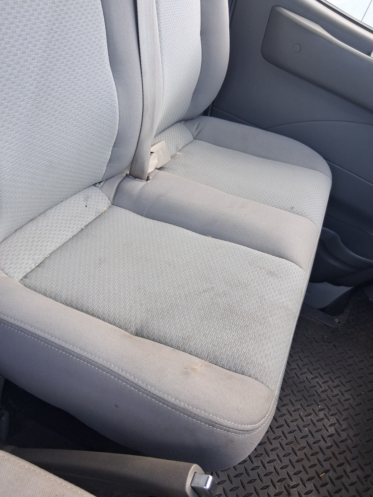 2020 SAIC LDV V80 NSF PASSENGER SIDE FRONT LEFT FABRIC COMPLETE SEAT