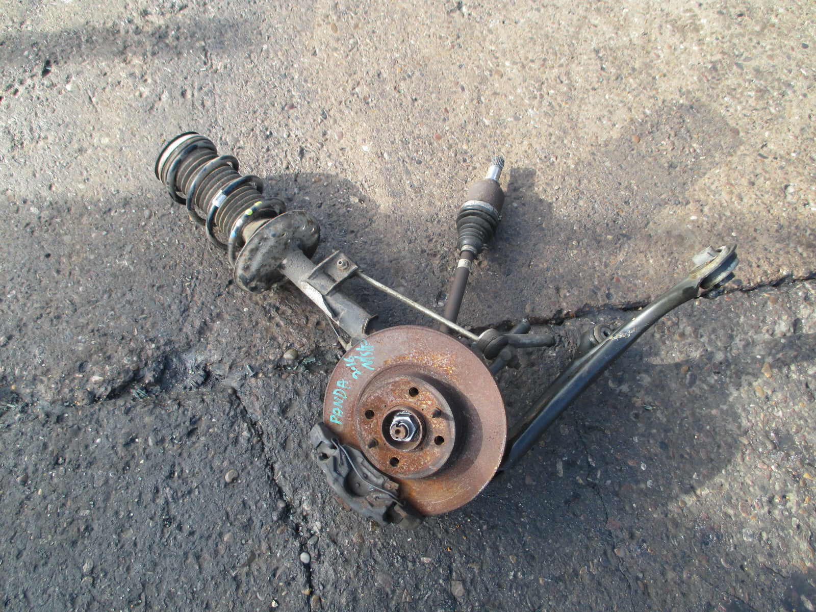 FIAT PANDA 2016 NSF PASSENGER SIDE FRONT SUPENSION HUB SPRING SHOCK CALIPER