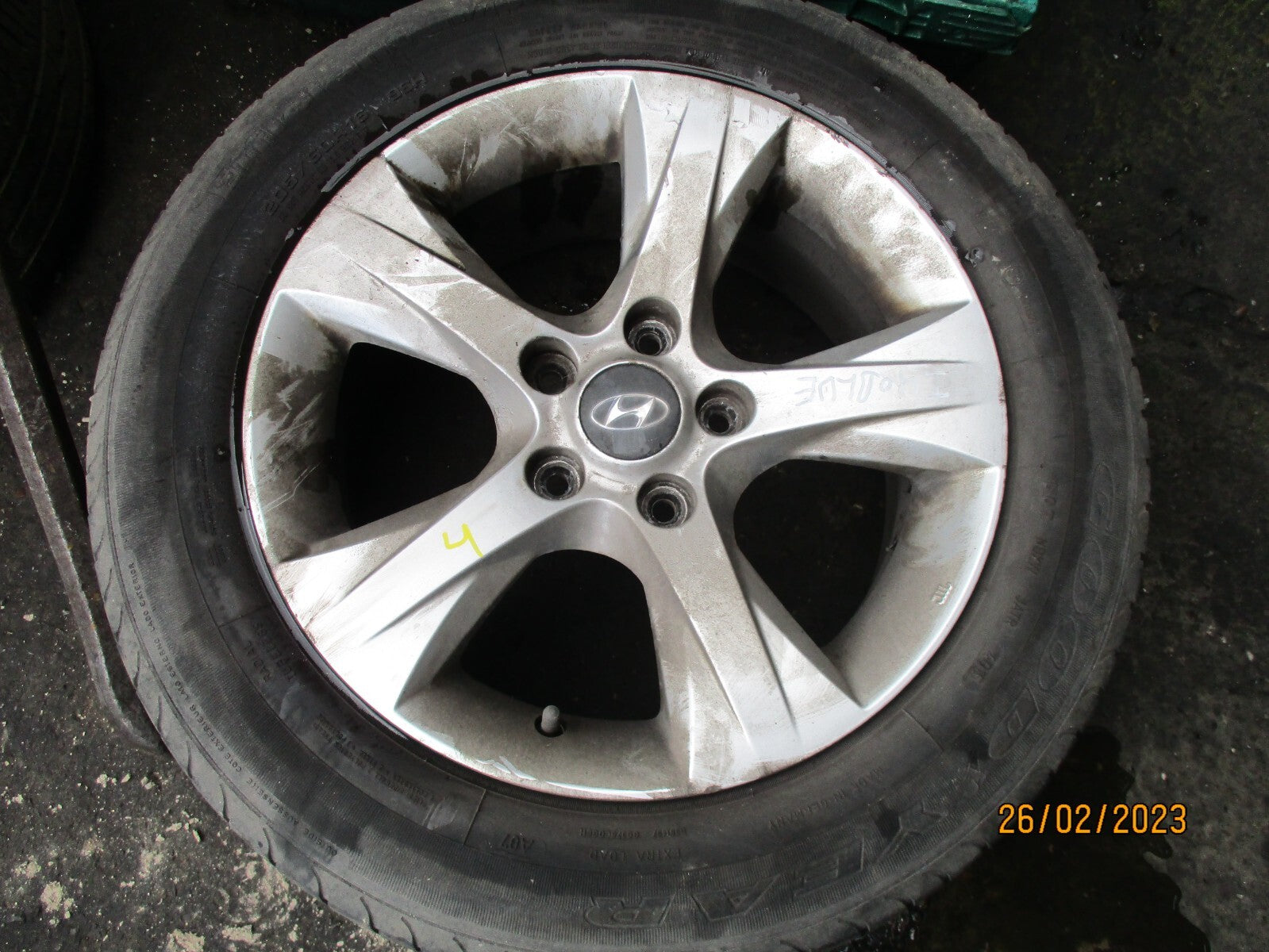 HYUNDAI I40 2012 16 INCH ALLOY WHEEL WITH TYRE 205/60R16 REF 4