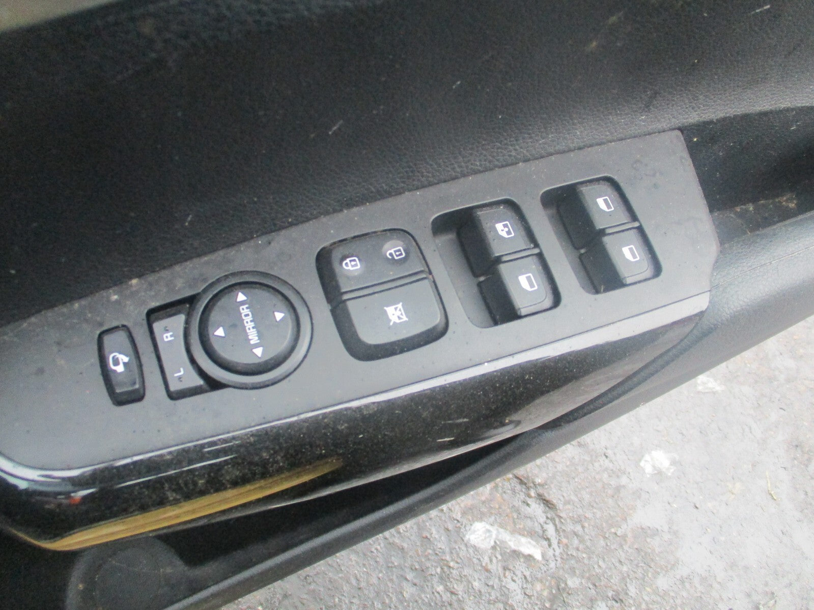 2023 KIA PICANTO MK3 JA OSF DRIVER SIDE FRONT POWERFOLD WINDOW CONTROL SWITCH