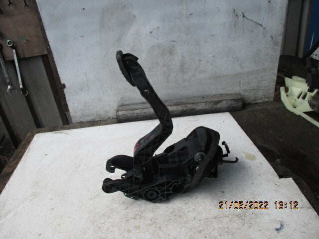 FORD FIESTA 2017 MK7 CLUTCH PEDAL AY117B633BE