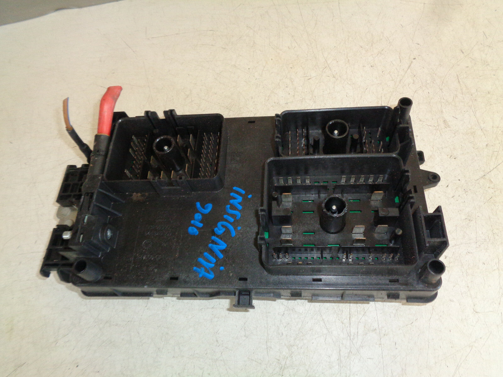 VAUXHALL INSIGNIA A MK1 2010 UNDER BONNET FUSE BOX RELAY BOX 13275881