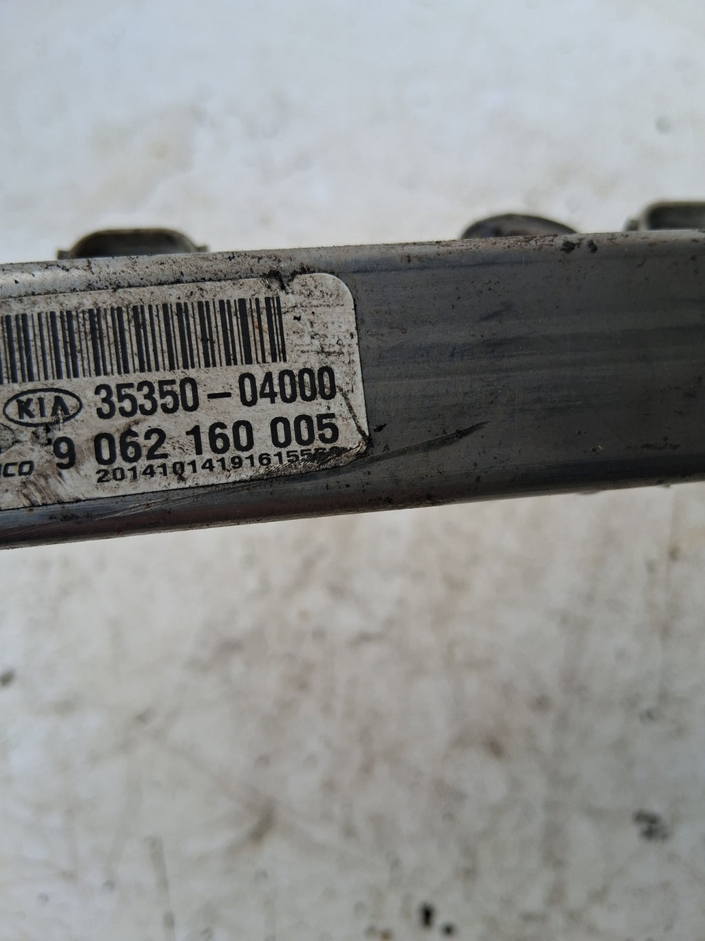 HYUNDAI I10 MK2 2015 PETROL MANUAL FUEL INJECTOR RAIL 9062160005