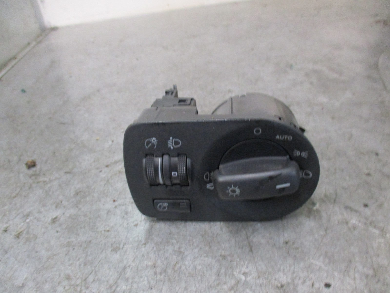 AUDI A3 8P 8PA MK2 HEADLIGHT CONTROL SWITCHES 8P2919094