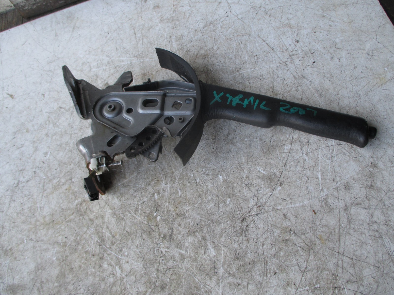 NISSAN X TRAIL 2007 HANDBRAKE HAND BRAKE LEVER 363150N600 363150N601