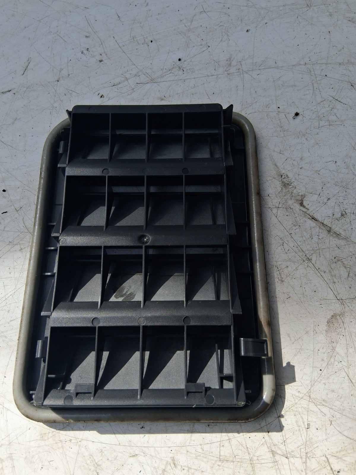 2024 BMW 2 SERIES BODY VENTILATION GRILLE 30E00770