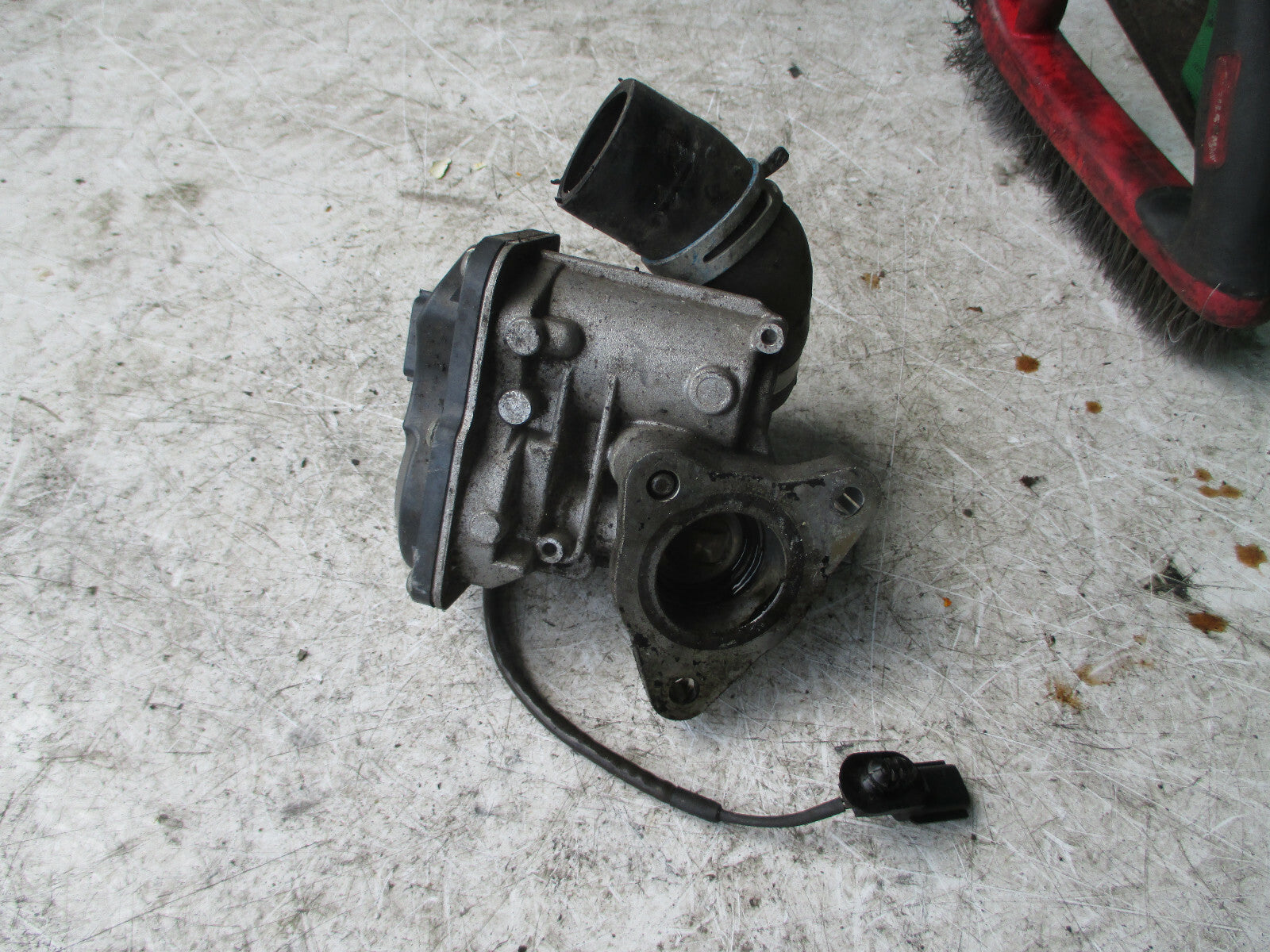 RENAULT CLIO MK4 2016 THROTTLE BODY ASSEMBLY UNIT 03U07 3323