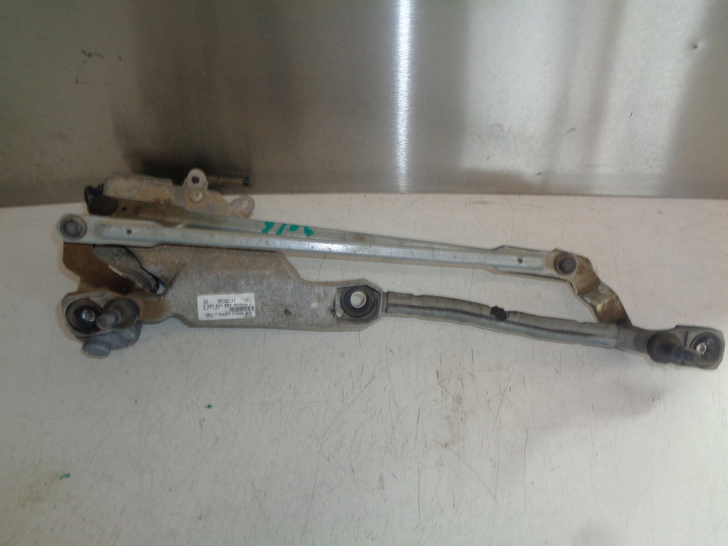 FORD FIESTA MK7 2016 FRONT WINDSCREEN WIPER MOTOR & LINKAGE 8A6117500BG
