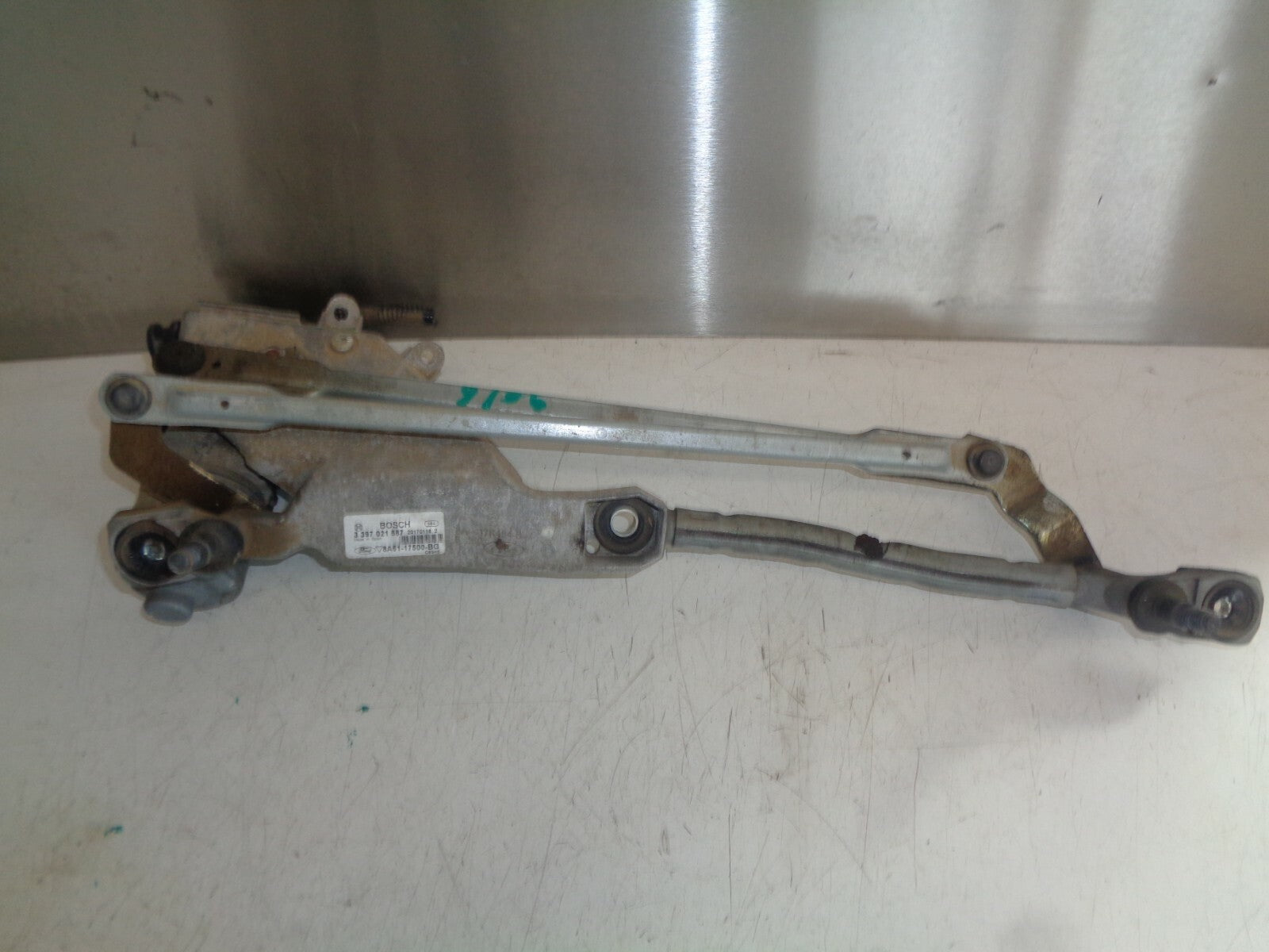 FORD FIESTA MK7 2016 FRONT WINDSCREEN WIPER MOTOR & LINKAGE 8A6117500BG