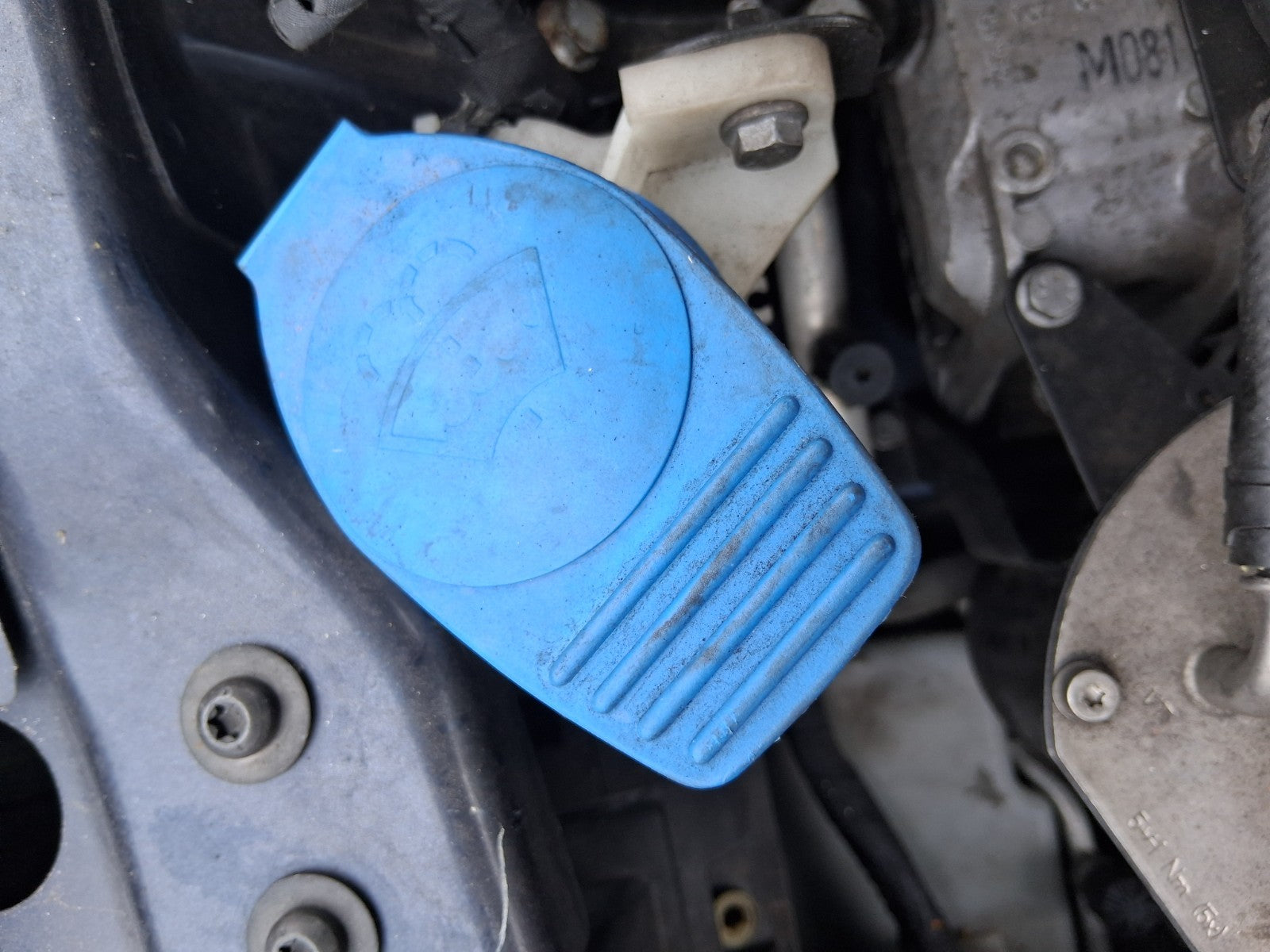 2014 VW VOLKSWAGEN PASSAT B7 1.9 DIESEL WINDSCREEN WASHER BOTTLE TANK RESERVOIR