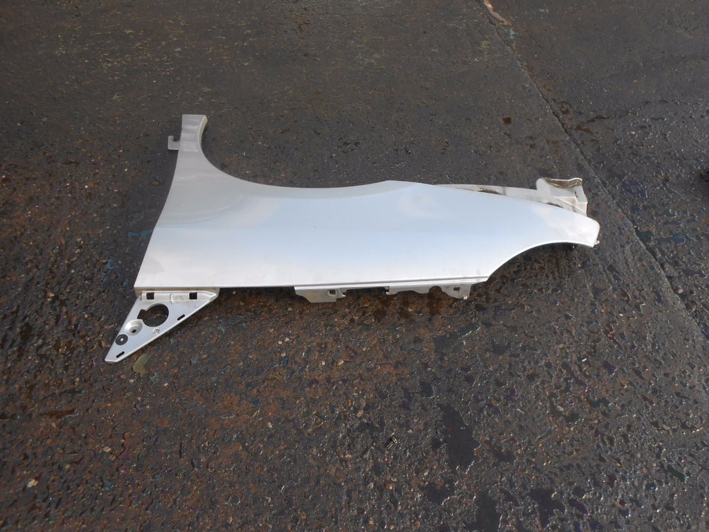 PEUGEOT 807 2005 NSF PASSENGER SIDE FRONT PLASTIC WING PANEL SILVER