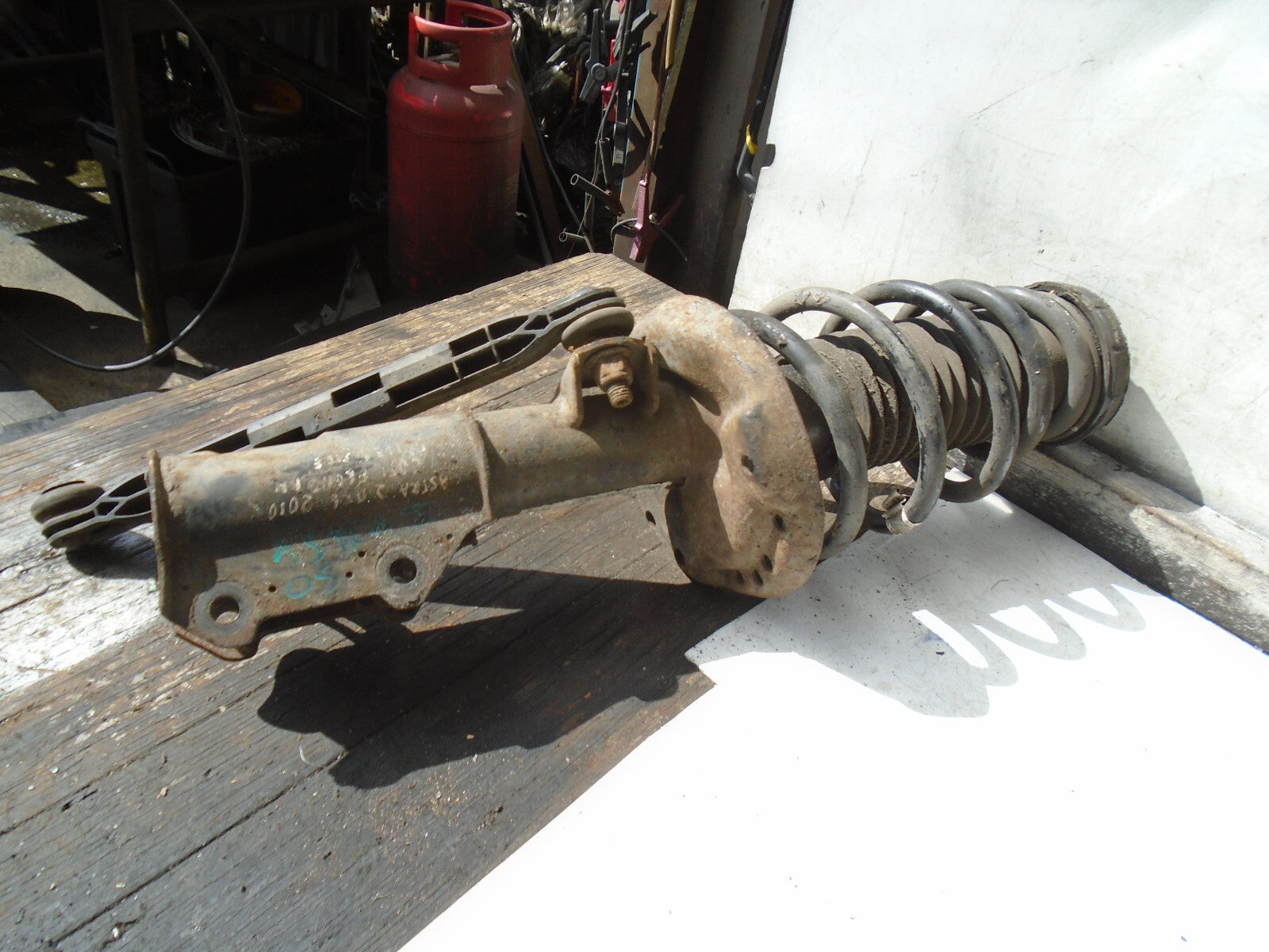 VAUXHALL ASTRA J 2011 OSF DRIVER SIDE FRONT SHOCK ABSORBER 13354014