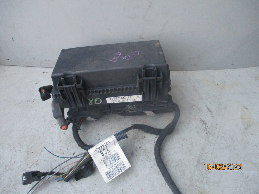VAUXHALL CORSA D 2010 UNDER BONNET ENGINE BAY FUSE BOX 13217392