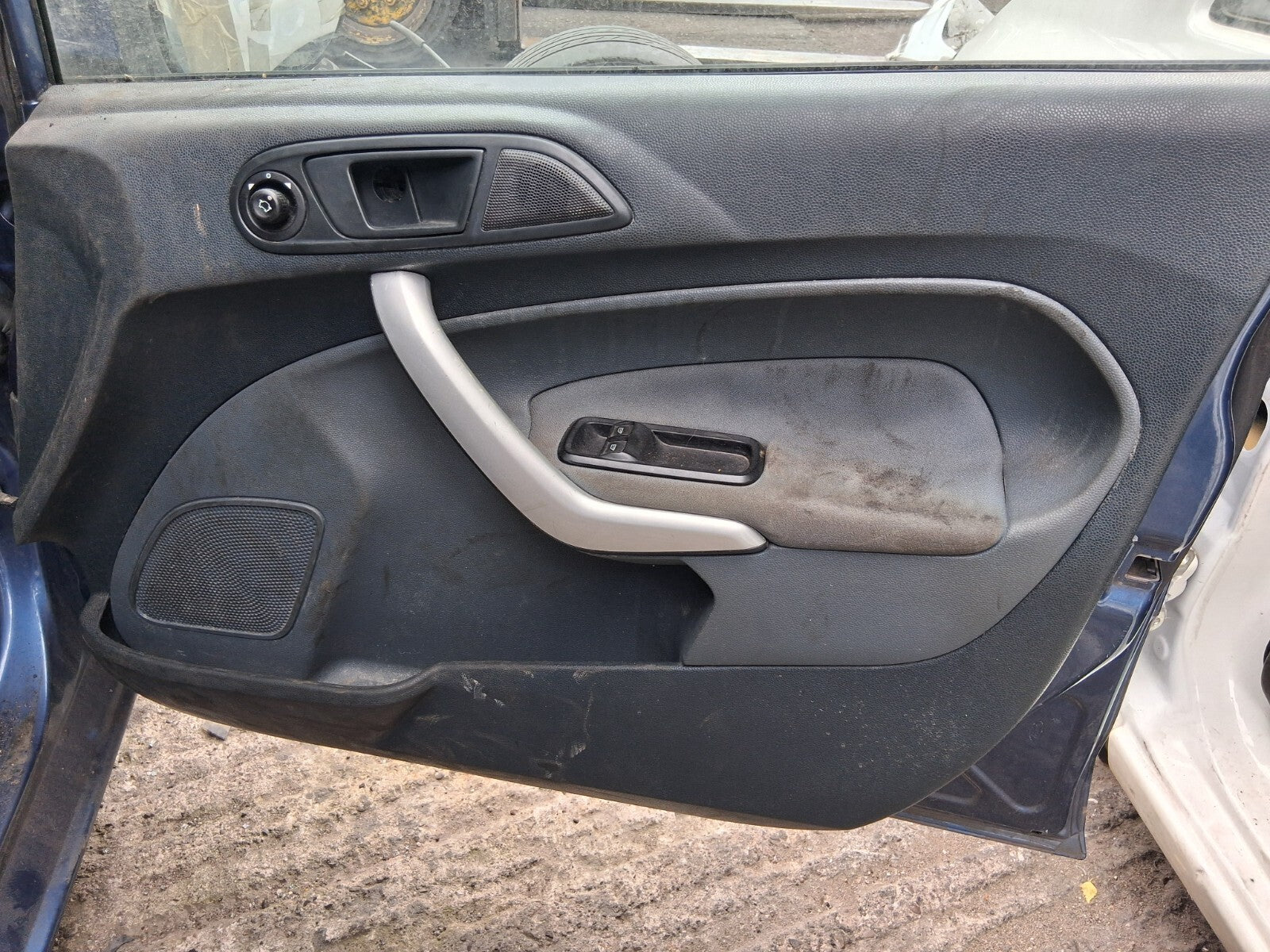 2010 FORD FIESTA MK7 OSF DRIVER SIDE FRONT RIGHT COMPLETE DOOR OCEAN BLUE