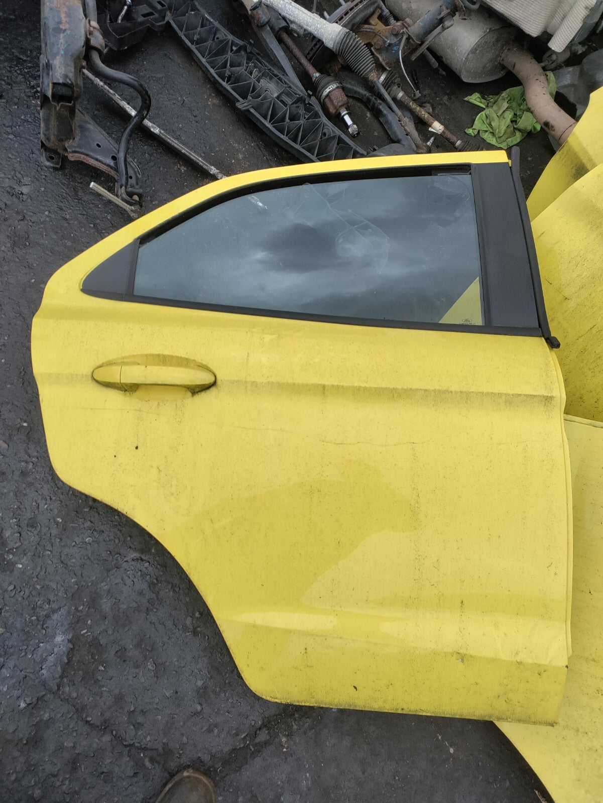 FORD KA+ PLUS 2017 OSR DRIVER SIDE REAR COMPLETE DOOR YELLOW