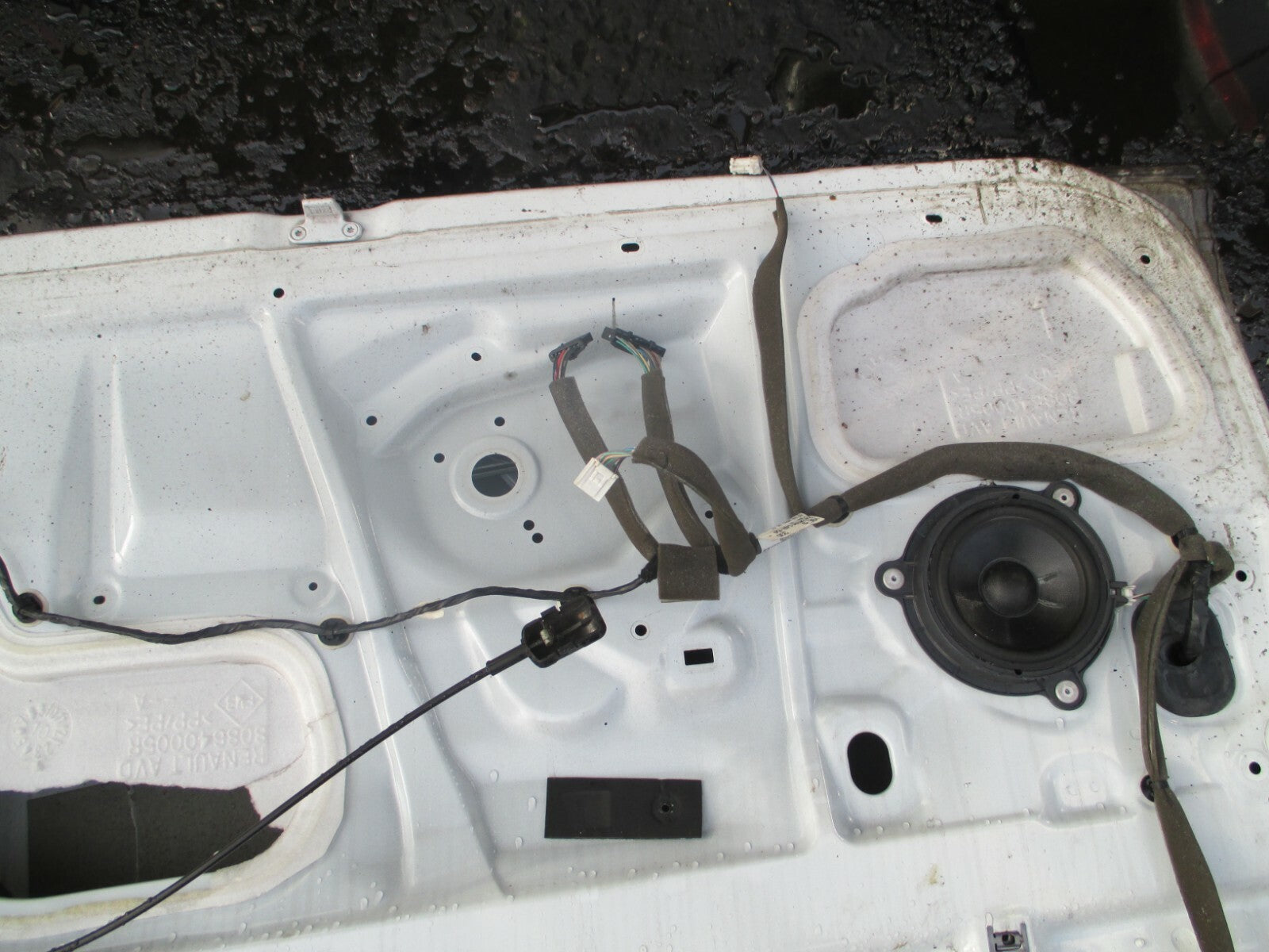 RENAULT MEGANE MK3 2015 3 DOOR OSF DRIVER SIDE FRONT BARE DOOR SHELL FRAME WHITE
