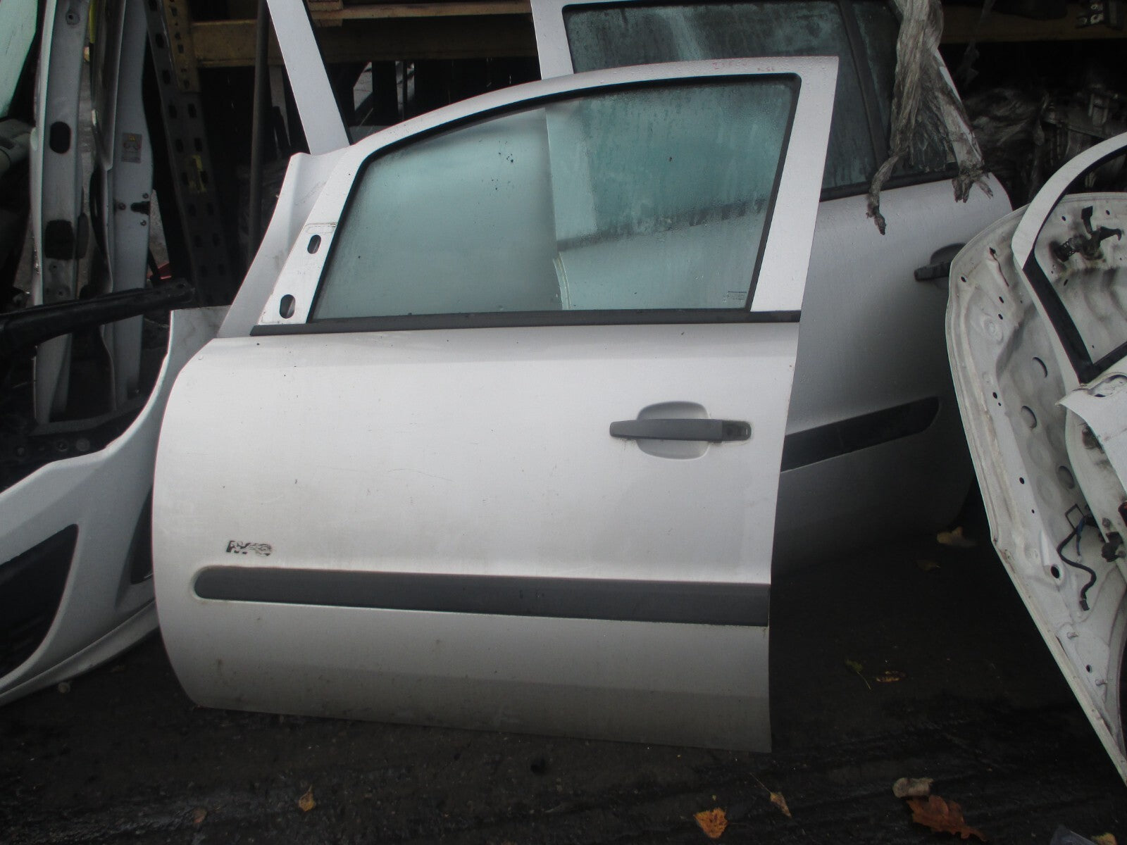VAUXHALL ZAFIRA B 2007 NSF PASSENGER SIDE FRONT DOOR SILVER
