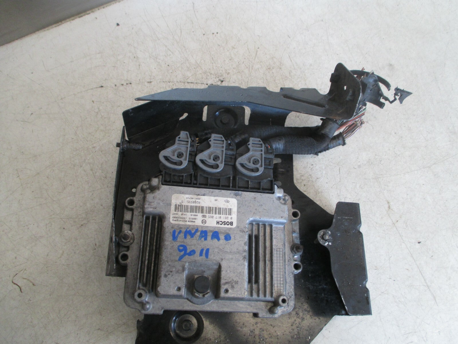 VAUXHALL VIVARO 2011 ENGINE CONTROL MODULE UNIT 0281017065