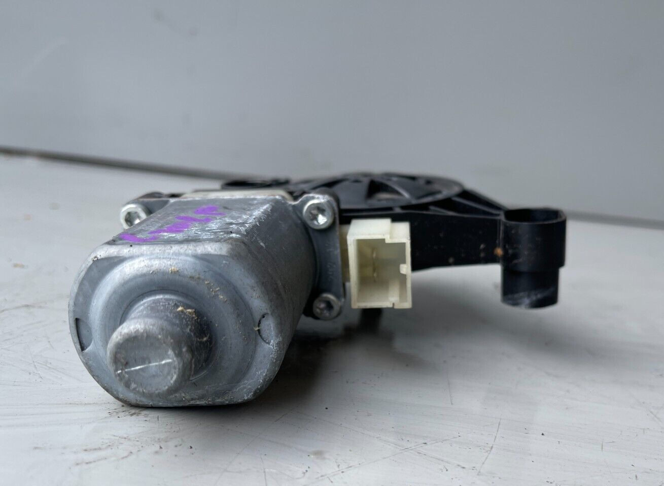 2018 VW VOLKSWAGEN GOLF PASSENGER SIDE FRONT WINDOW MOTOR 5Q0959801C