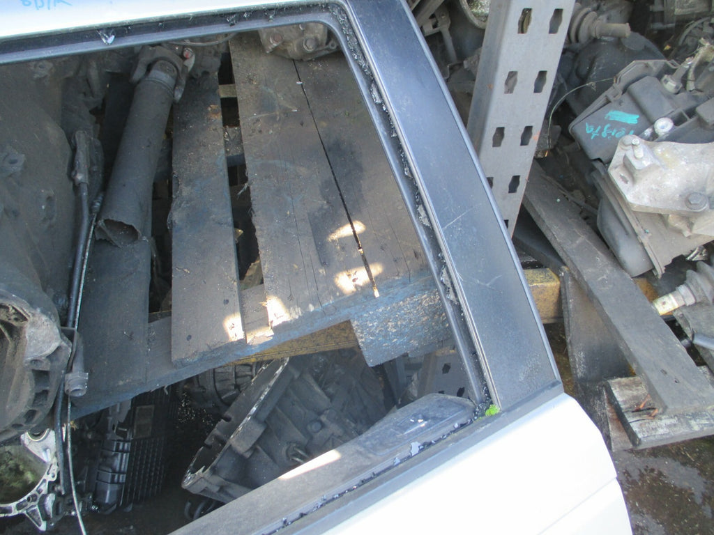 RANGE ROVER SPORT 2005 L320 OSR OFF SIDE REAR DOOR SILVER COMPLETE