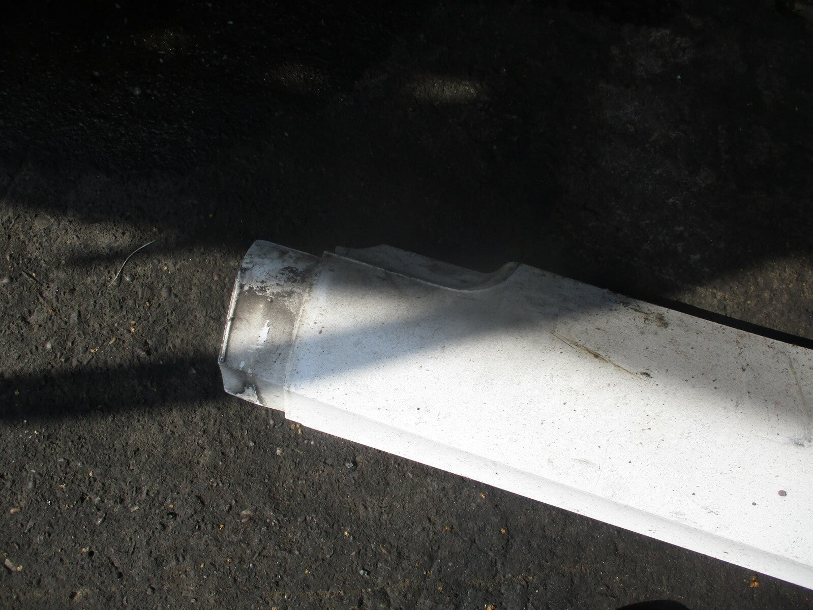 FORD FOCUS MK2 OS DRIVER SIDE SKIRT WHITE