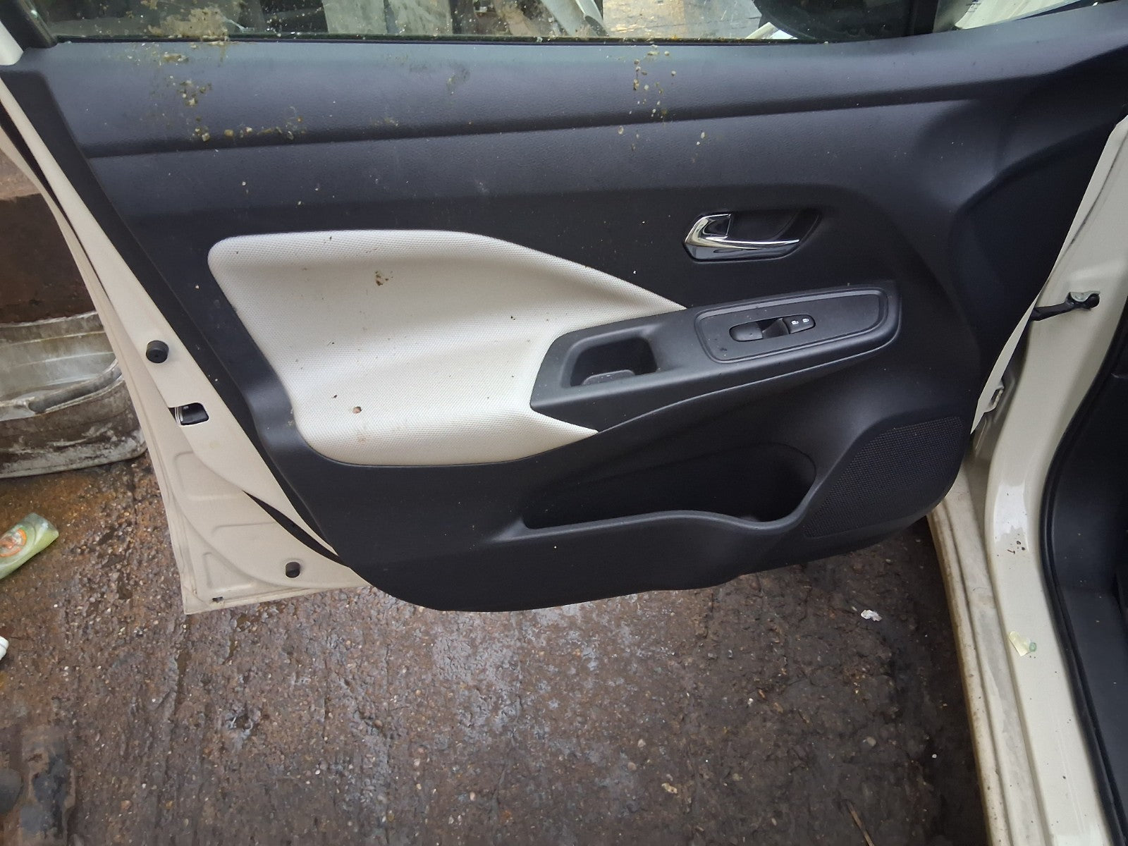 2018 NISSAN MICRA K14 NSF PASSENGER SIDE FRONT LEFT WINDOW MOTOR & REGULATOR