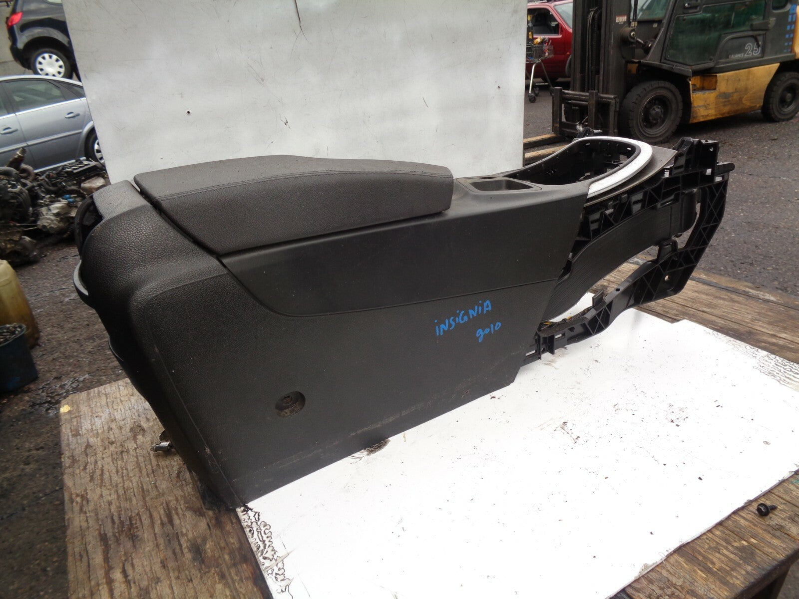 VAUXHALL INSIGNIA A MK1 2010 CENTRE CONSOLE ARMREST