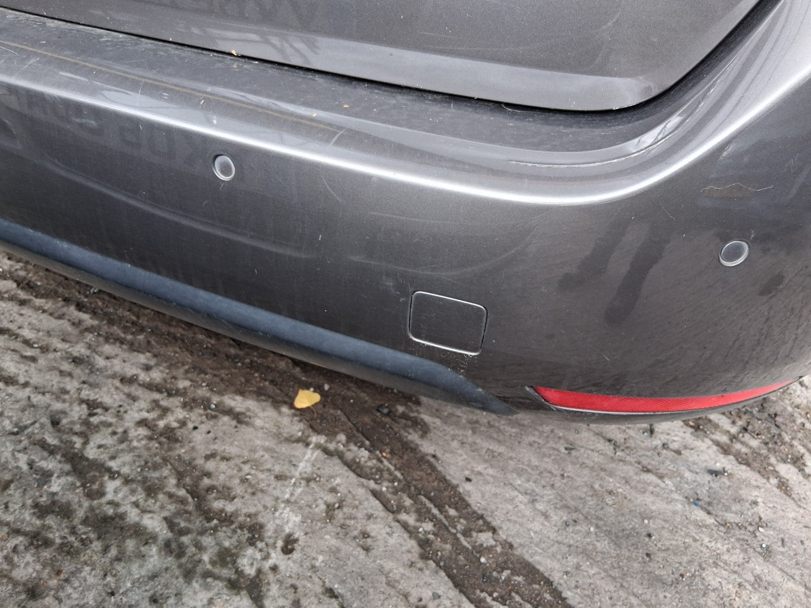 2015 PEUGEOT 308 MK2 ESTATE COMPLETE REAR BUMPER WITH PDC SENSORS GREY MOKA KKS