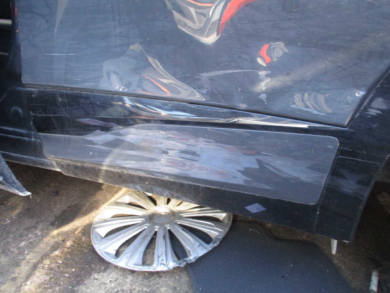 2023 KIA SPORTAGE MK5 NSR PASSENGER SIDE REAR LOWER DOOR MOULDING TRIM GREY