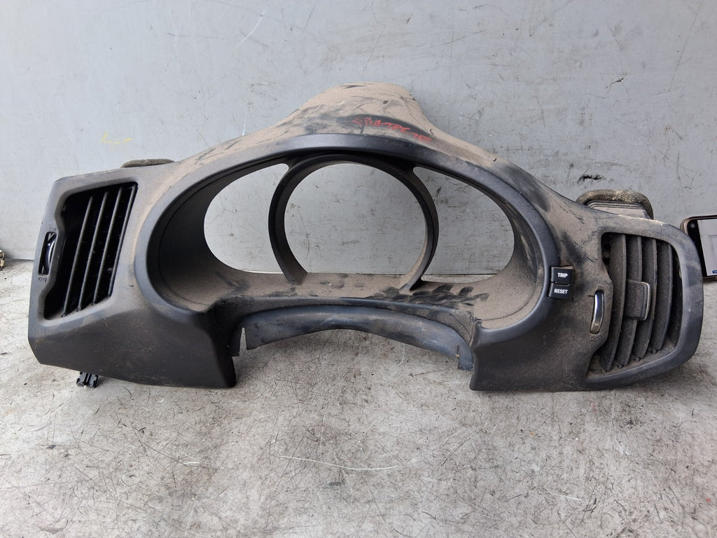 KIA SPORTAGE MK3 2012 FRONT DASHBOARD CENTRE AIR VENT TRIM PANEL