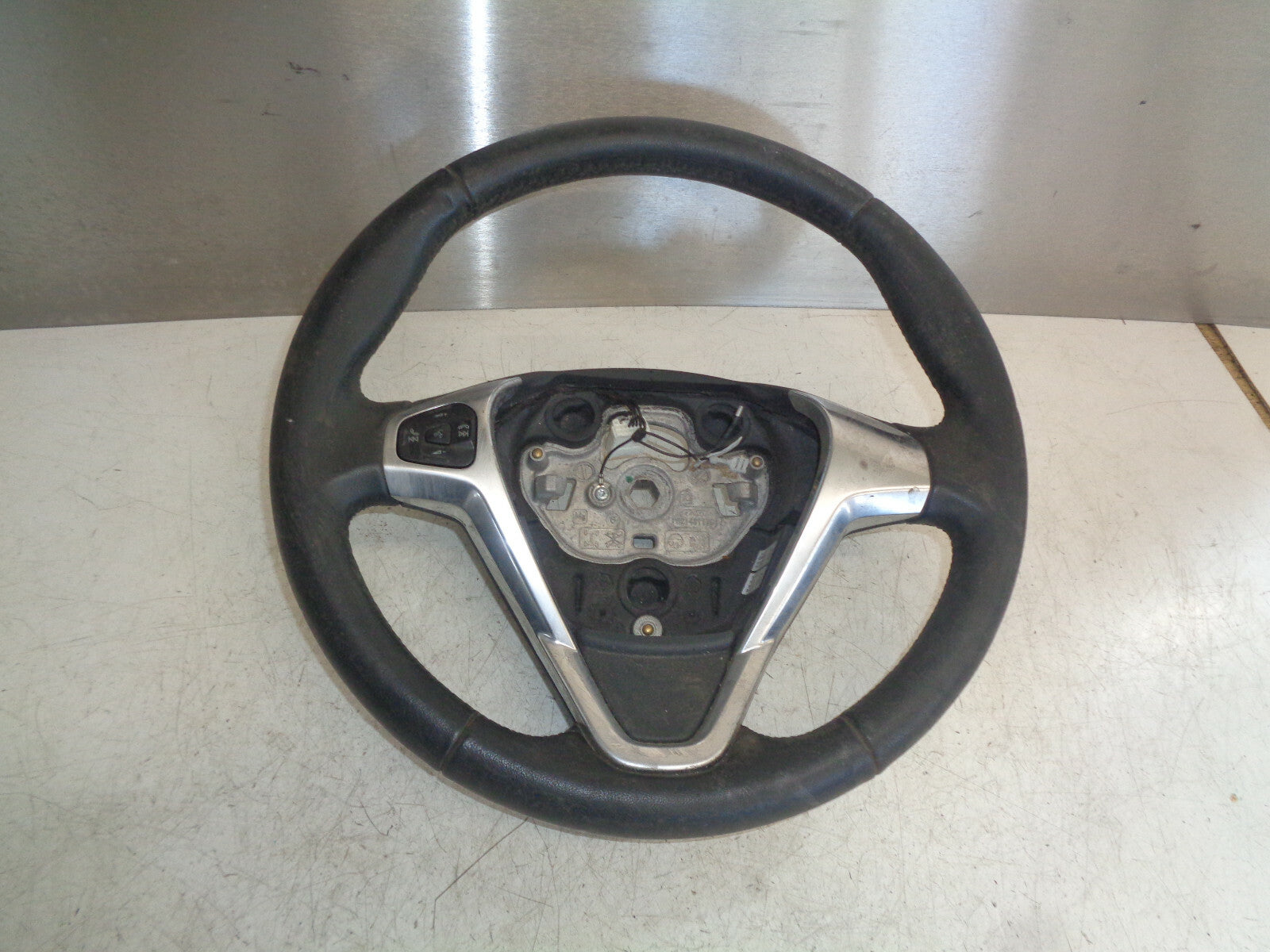 FORD FIESTA MK7 2017 C1BB3600EB 3 SPOKE LEATHER MULTI FUNCTION STEERING WHEEL