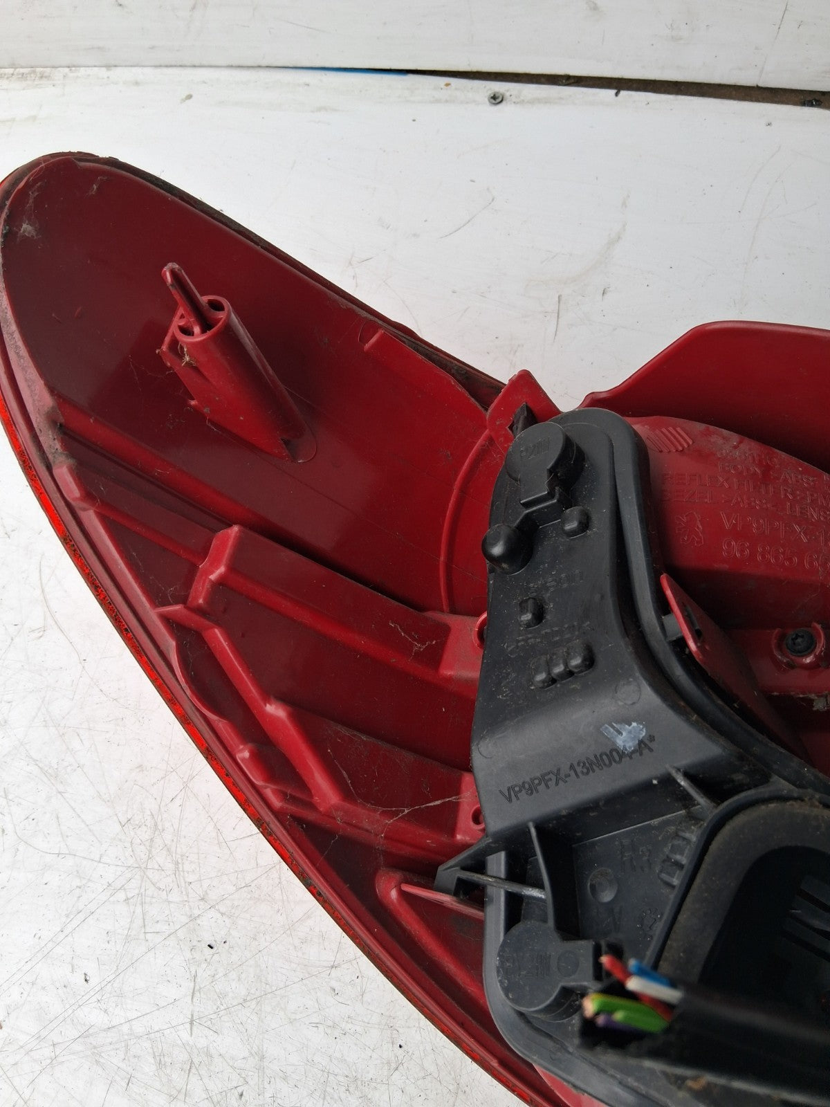 2012 PEUGEOT 207 OSR OFF RIGHT DRIVER SIDE REAR TAIL LIGHT 9686565980