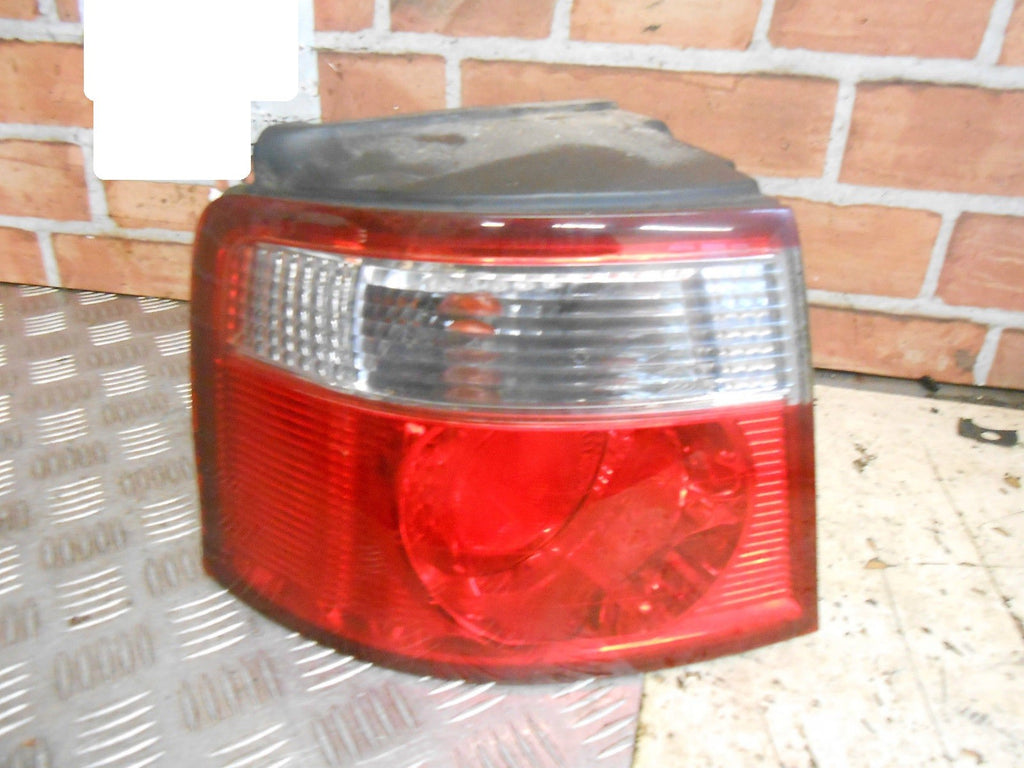 KIA CARENS MK2 2003 FACELIFT NSR PASSENGER REAR OUTER LIGHT ASSEMBLY