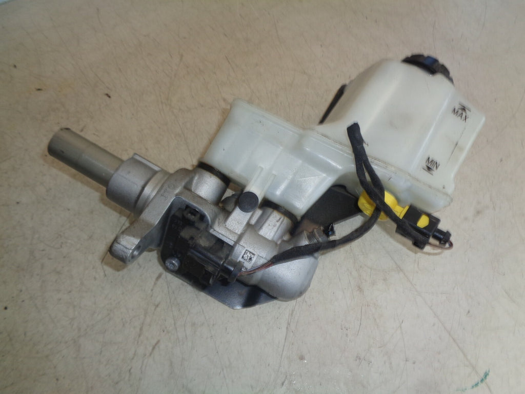 VW VOLKSWAGEN TIGUAN MK2 2019 2.0 DIESEL MASTER CYLINDER & RESERVOIR 5Q2611301H