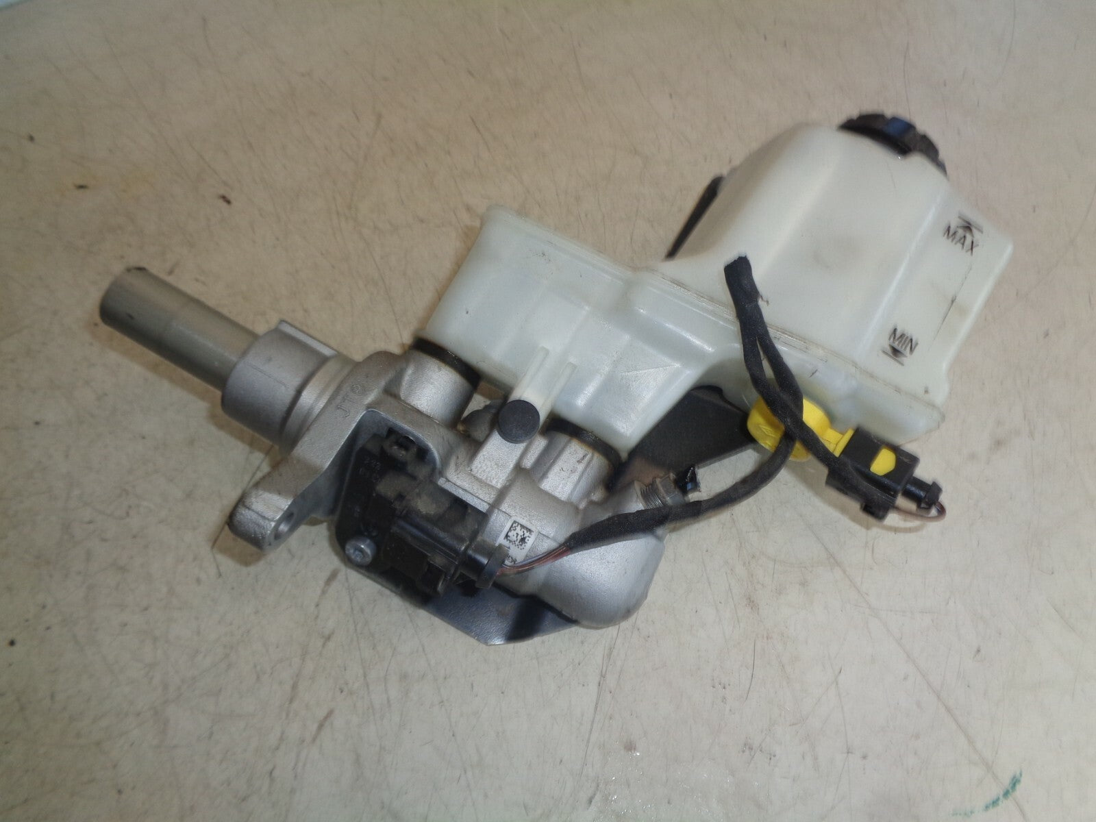VW VOLKSWAGEN TIGUAN MK2 2019 2.0 DIESEL MASTER CYLINDER & RESERVOIR 5Q2611301H