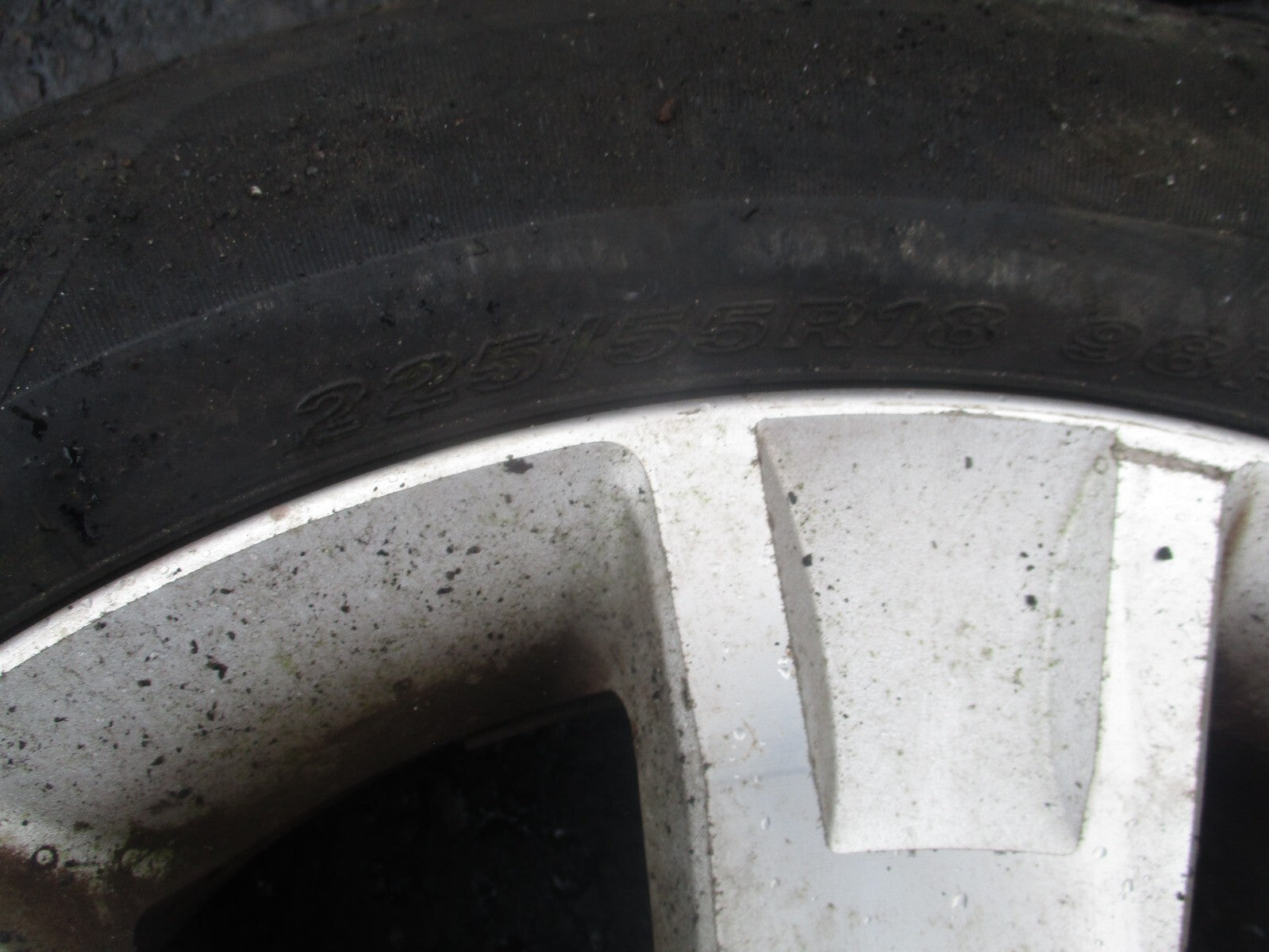 2008 MITSUBISHI OUTLANDER MK2 17 INCH ALLOY WHEEL WITH TYRE 225/55R17
