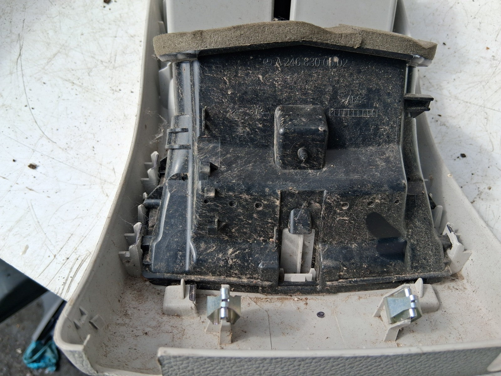 MERCEDES BENZ CLA 2016 C117 REAR CENTRE CONSOLE TRIM CREAM