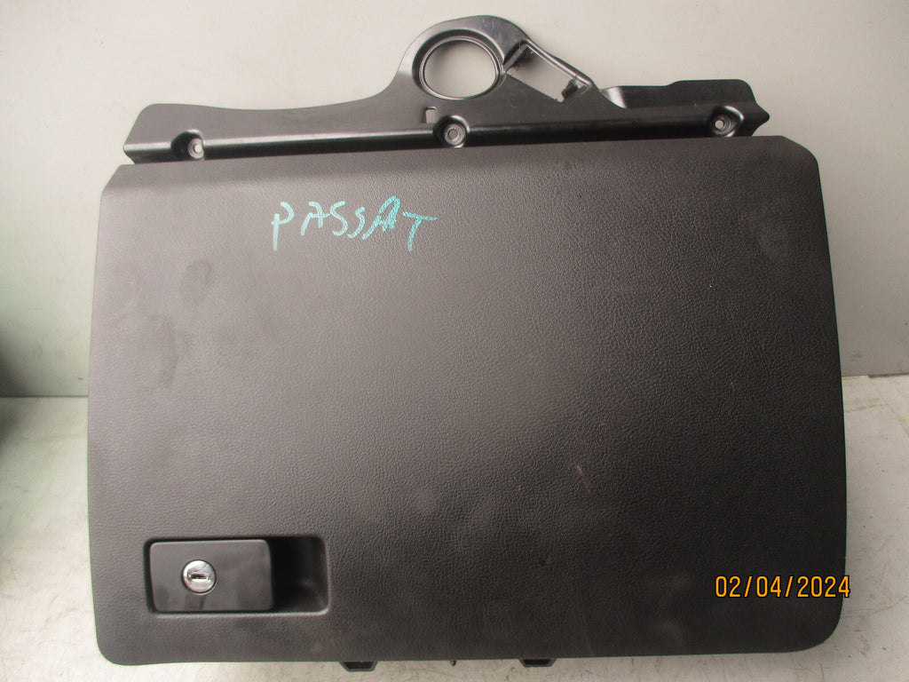 2008 VOLKSWAGEN PASSAT GLOVE BOX STORAGE COMPARTMENT 3C2857114